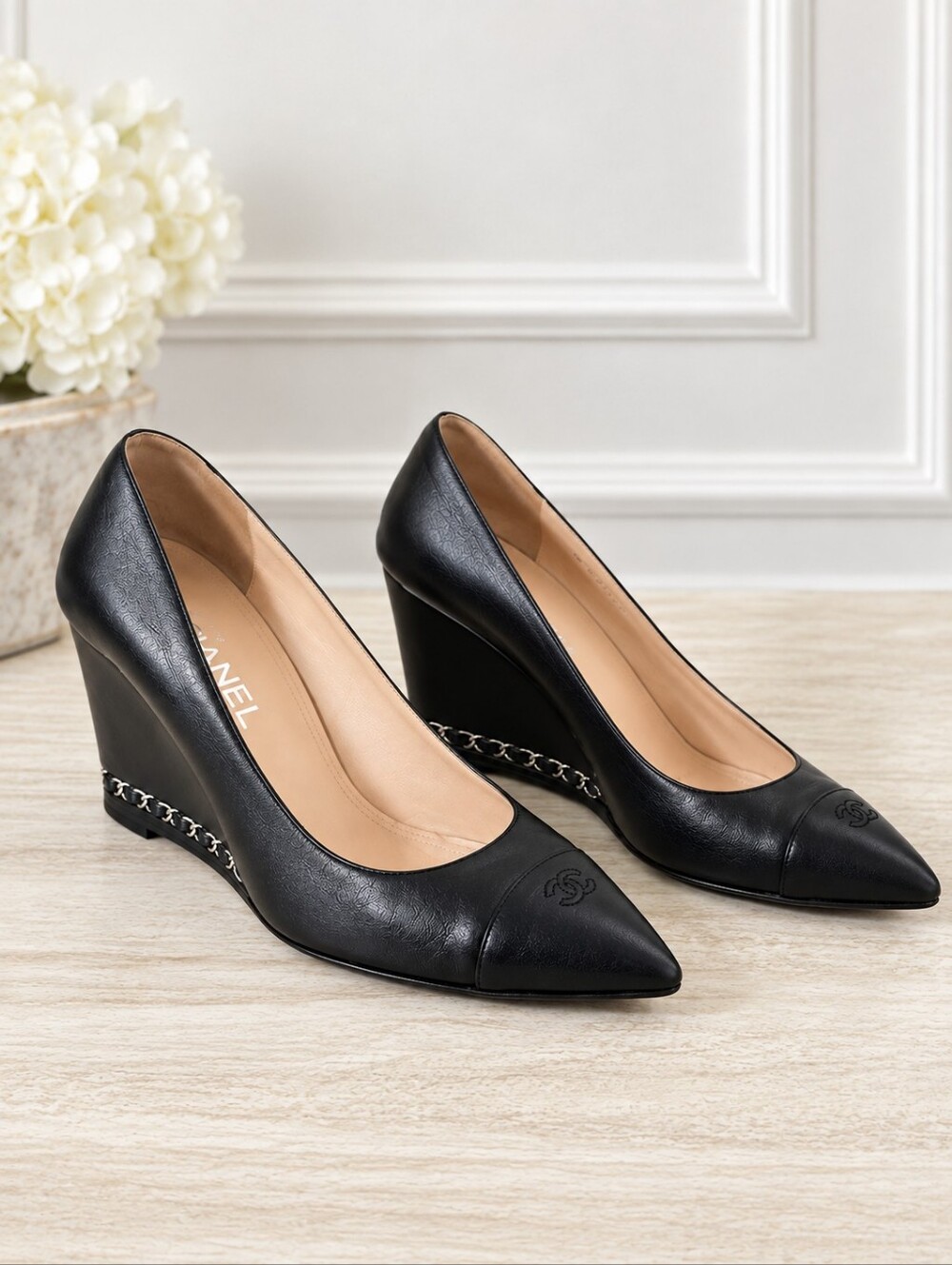 Chanel CC Cap Toe Black Leather Chain Link Wedge Pumps Size EU38/US 7.5-8
